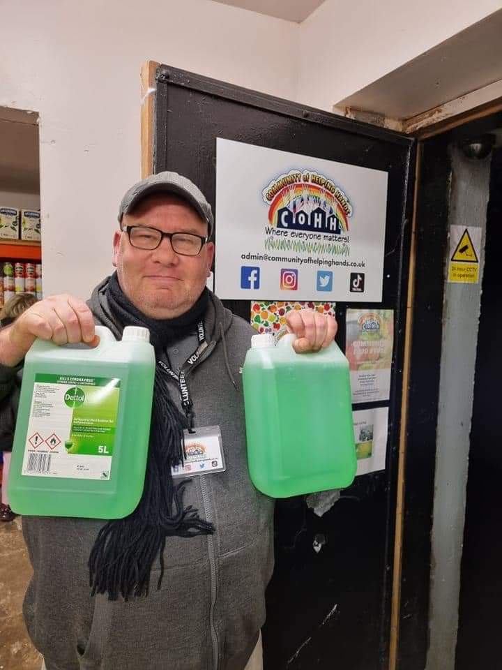 may_member's tweet image. It was great getting to drop of hand sanitiser to two great local groups today The Charter and @CommunityofHel2. These were kindly donated by @CoopFuneralcare in Tollcross @michaelmcc89 

#ItsWhatWeDo