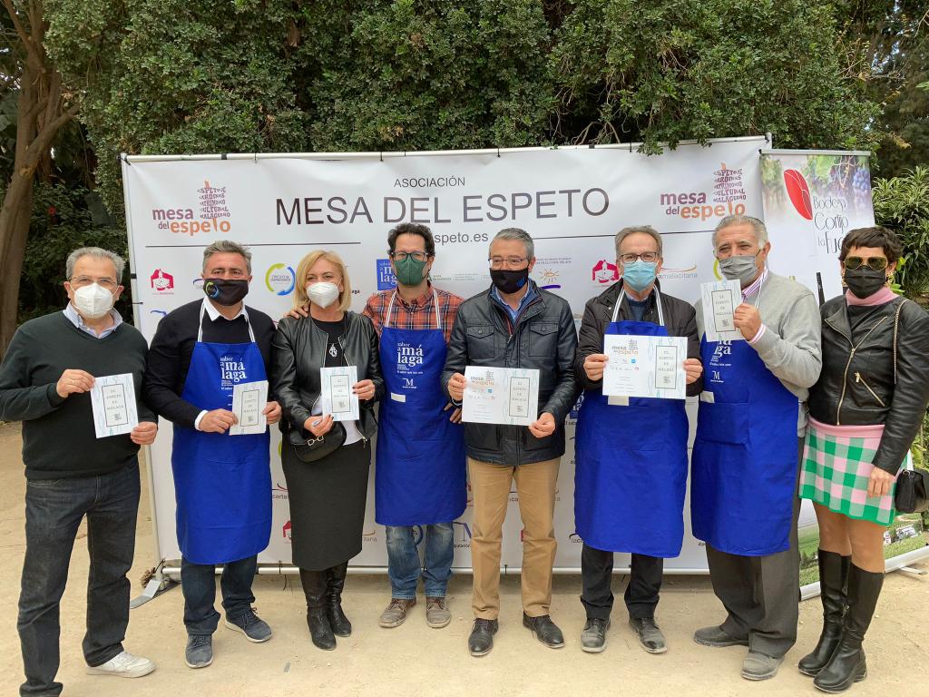 Hoy 8 de diciembre en plena feria de Sabor a Málaga y festejando el programa 6000 de Andalucía Directo con una moraga popular en el recinto Eduardo Ocón cuyos beneficios han ido para los palmeros.

#MesadelEspeto #todosconlapalma