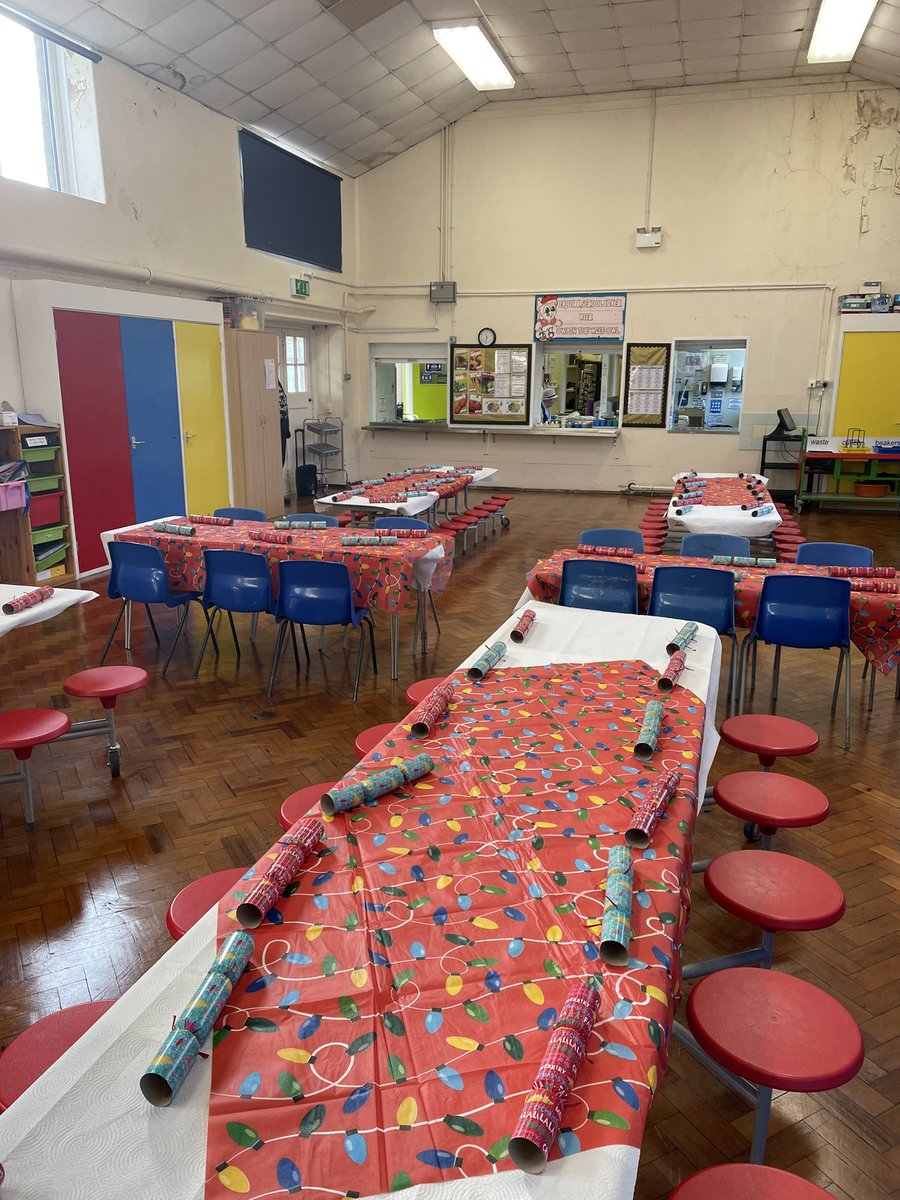 LlangynwydS's tweet photo. Our hall today for our Christmas lunch today! The children absolutely loved it and the Christmas hits filled the hall. Thank you to Susan and Claire for producing a fantastic meal! #itsbeginningtolookalotlikechristmas https://t.co/x7W9nH6Tgu