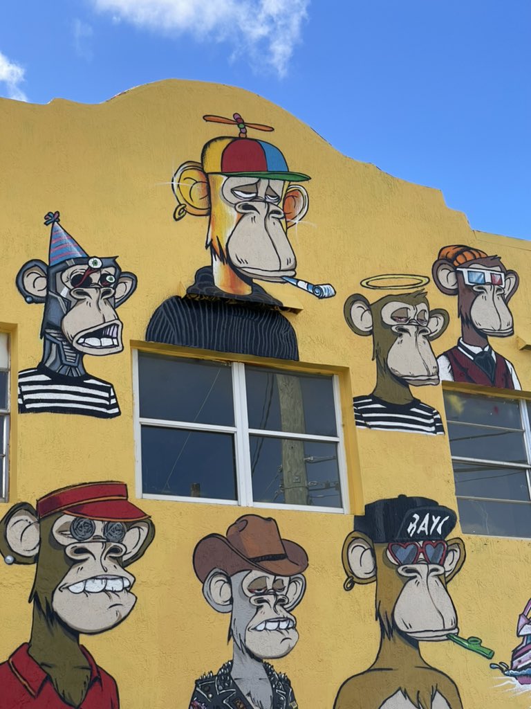 jengrand8's tweet photo. Gm ☀️ I’ll get back to landscapes eventually, but still can’t get over all the mural art at Basel 🔥

#BAYC #ArtBasel2021 #artbasel #nfttakeoverbasel #nftbasel @nftbasel https://t.co/9b3MlHfLNI