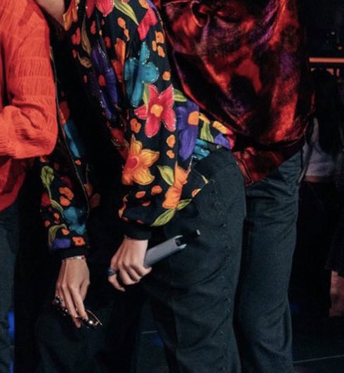 Vkhopee's tweet photo. YO TAEKOOK WHATTHEFUKC?!!!!! https://t.co/0k12YB9bPv