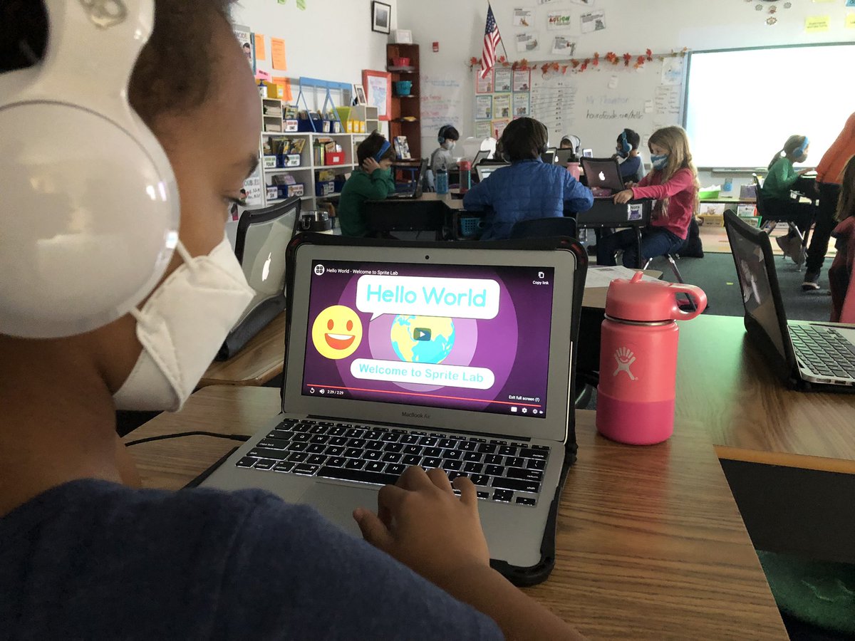 Coding fun <a href="/mdhippos/">Mount Daniel School</a> with 2nd graders in <a href="/MsBodnerFCCPS/">Ms. Bodner</a> room for #HourofCode2021 <a href="/FCCPS/">Falls Church City Public Schools</a>