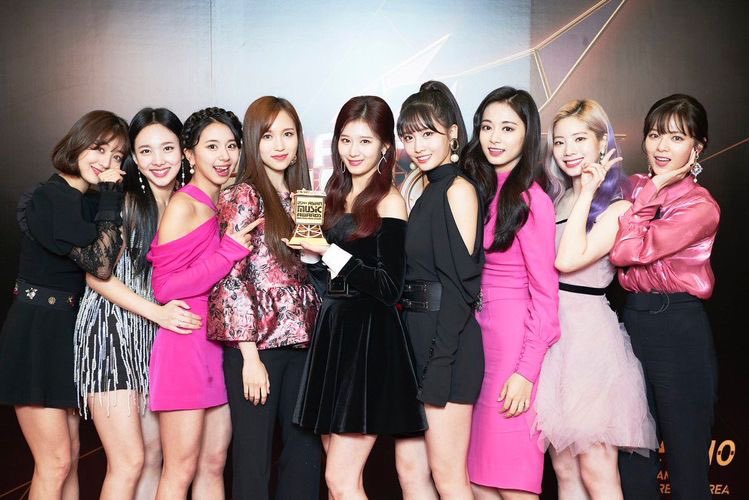 WomoonShi's tweet photo. Final day
Final round
I vote for #Mamavote #twice https://t.co/Xwh9adK2aB