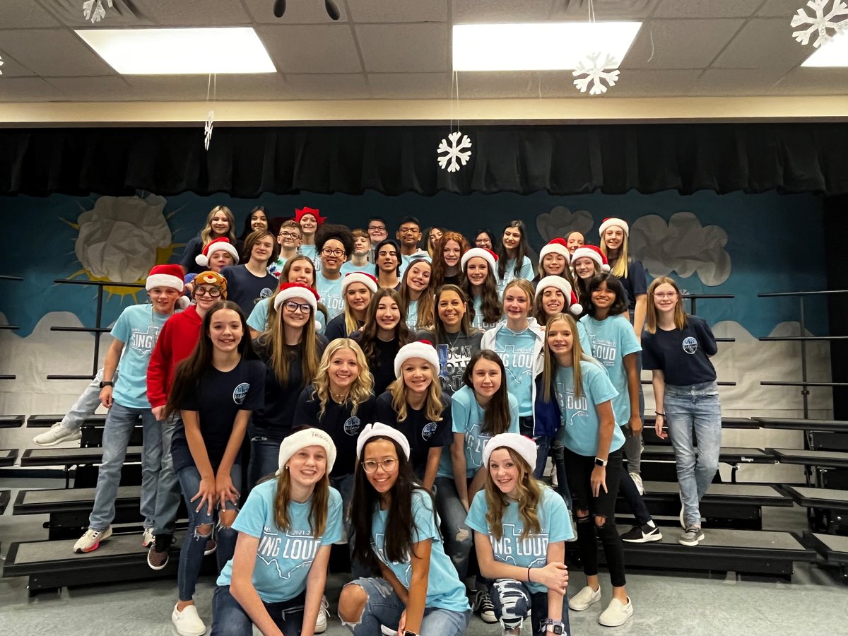 fineartsteach's tweet photo. We loved having our former @EagleMountainEL Eagles back to sing for us.  Super proud of ALL my choir kids that are still singing! Way to represent! @EMSISDFineArts https://t.co/3FYSokcvbA