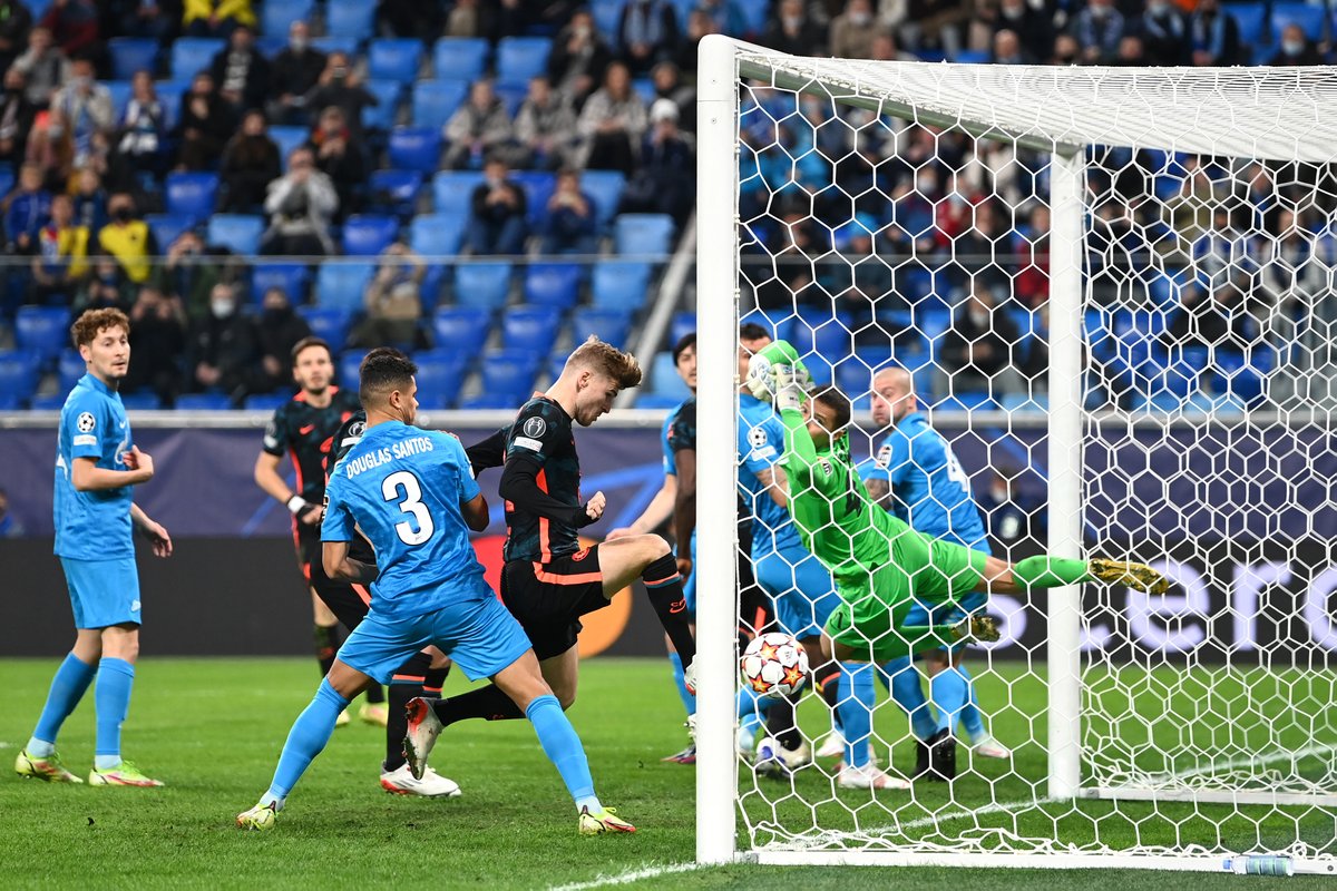 GOAL_ID's tweet photo. HALF-TIME:

Zenit 2-1 Chelsea
Juve 1-0 Malmo

#UCL #MatchdayGoal #ZENCHE #JUVMFF 

https://t.co/BEmJI8KCPc