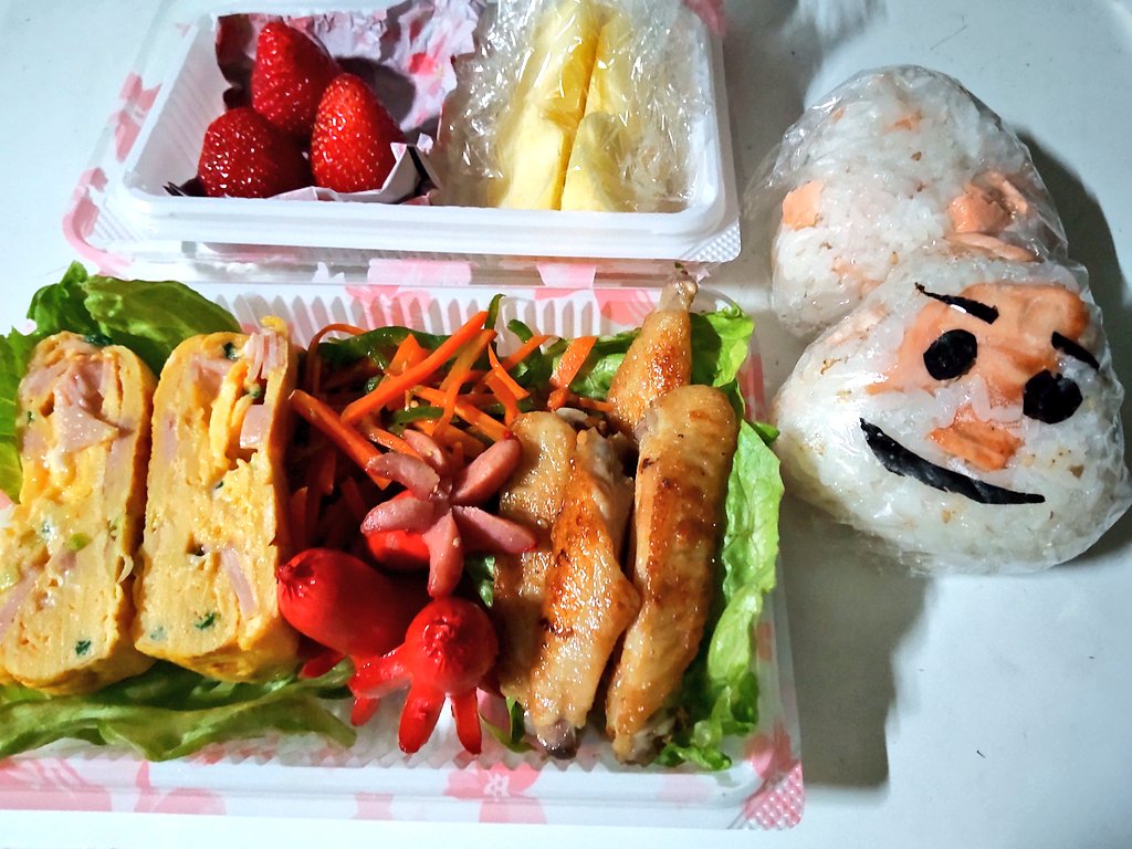 Korigorira お子 一泊二日の旅弁当 1 捨てられる弁当箱使用 2 おにぎり の場合は最低2つ なぜなら おむすび コロリンしてしまっても もう一つあれば安心 だからです T Co 7slpoiy0nz Twitter Korigorira お子 一泊二日の旅弁当 1 捨てられる弁当箱使用 2 おにぎり の場合は最低2つ なぜなら おむすび コロリンしてしまっても もう一つあれば安心 だからです T Co 7slpoiy0nz Twitter