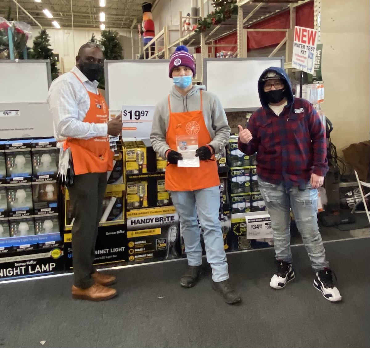 Great job to Lot Associate Jesse in 981 for living our values &amp; “Doing the Right Thing!” maintaining a strong partnership w/AP &amp; providing a TIP that led to a successful apprehension!! 🚨🤩👏🧡 #DoingTheRightThing <a href="/ChrisVolpeHD/">Chris Volpe</a> <a href="/StanleyLabady/">Stanley Labady</a> <a href="/thdallison/">Allison Martin</a> <a href="/tmccarthy095/">Tim McCarthy</a> <a href="/JennNJM/">Jenn Hardy</a>
