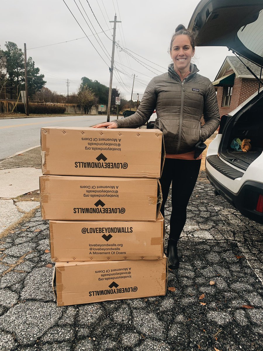 LoveBeyondWalls's tweet photo. Always grateful to partner with @ free99fridge to provide handwashing alongside their free refrigerators for the community. Food and health ❤️🙏🏾
.
#lovebeyondwalls #LoveSinksIn https://t.co/KDX1z7fe4u