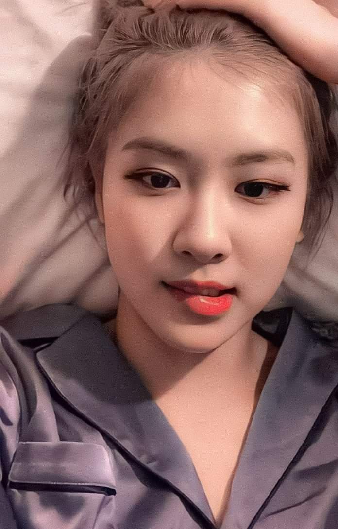 Không còn thời gian nữa đâu mọi người ơi... phải lập thêm acc vote !!
1 tweet = 1 vote.
1 retweet = 1 vote.
I vote #MAMAVOTE #rosé