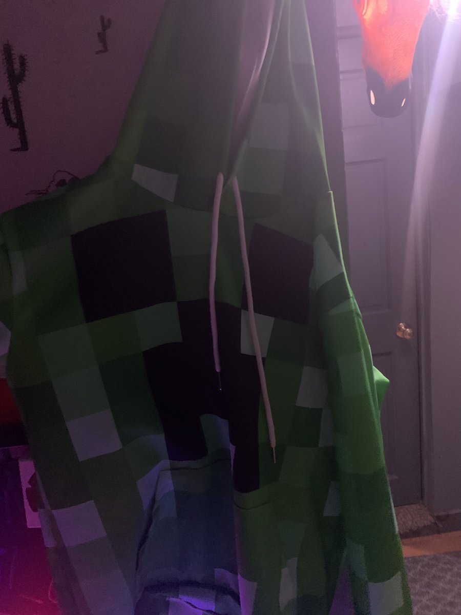 Logdn2's tweet photo. Just bought Karl Jacobs merch! Canโt wait for the enchantment hoodie to get here!!! Live for the rest of the day giving away a Creeper Hoodie ๐retweet and follow๐ to be entered! Reply with proof and #logfam
Hop into stream and show some support/ hype: https://t.co/lKcPzDR7Qf https://t.co/KK4zwXltIk
