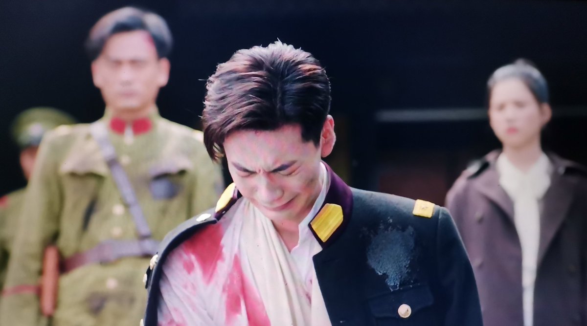 arialunabell's tweet photo. Again, #ChenXingXu nailed his role perfectly 😭🙌🏻
 
I've been watching his drama ever since #GoodByeMyPrincess series and i gotta say that i really like the way he plays his role 👏🏻
#TanXuanLin character is soo tough 
Thank you #FallInLove 🖤 such a beautiful masterpiece https://t.co/L8cjPFCn05