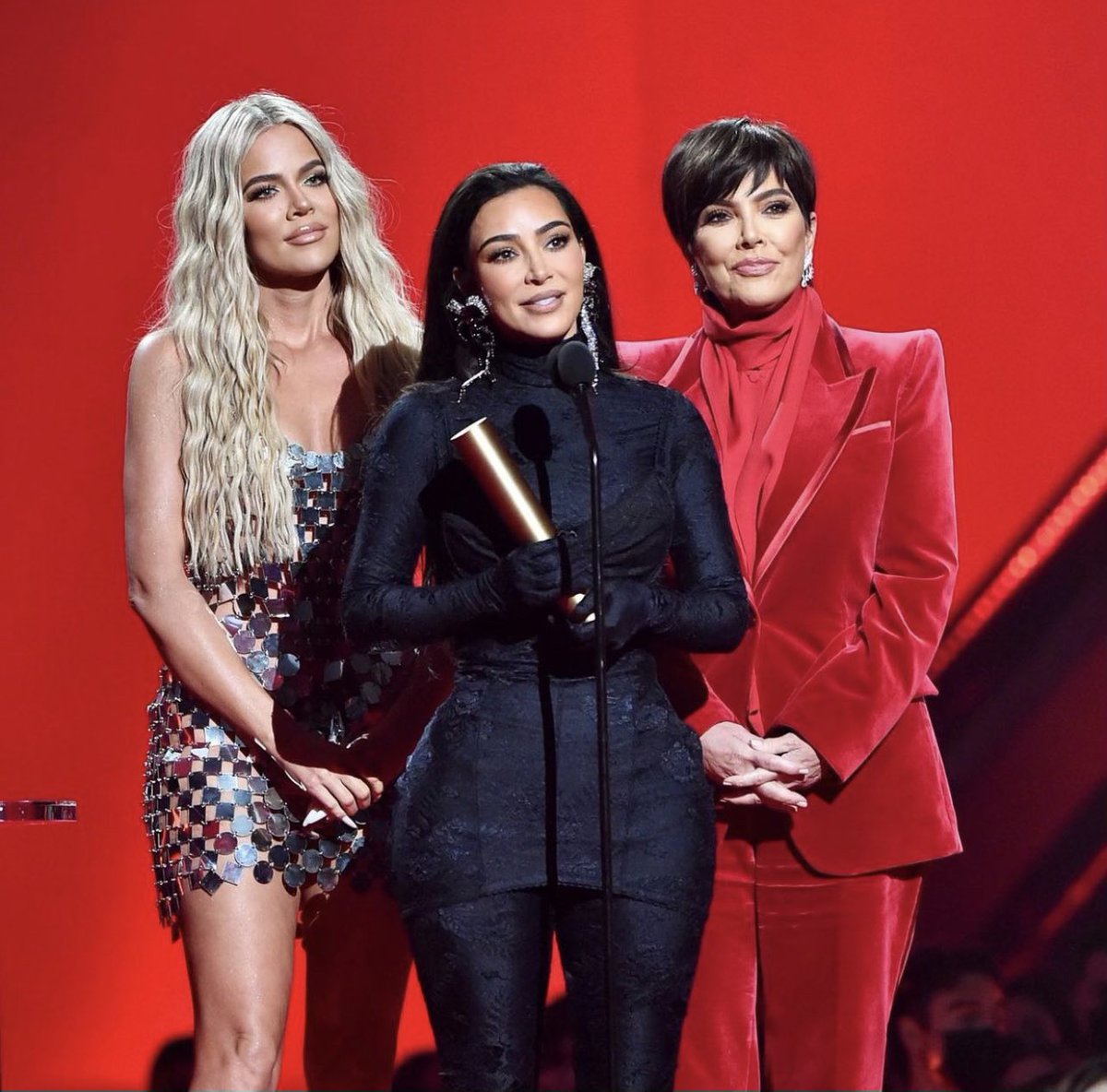 KimKardashian's tweet photo. Also special thank you to Demna and the Balenciaga team for a year of iconic looks….I meant to include in my speech last night but we ran out of time. https://t.co/0zTCdrXcbx
