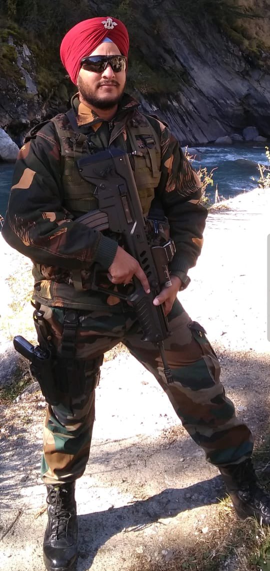 AdityaRajKaul's tweet photo. Bravehearts that we lost today in the most unfortunate and tragic chopper crash. Salute the brave Indian Army personnel. Aum Shaanti! https://t.co/txZTNtDvm3