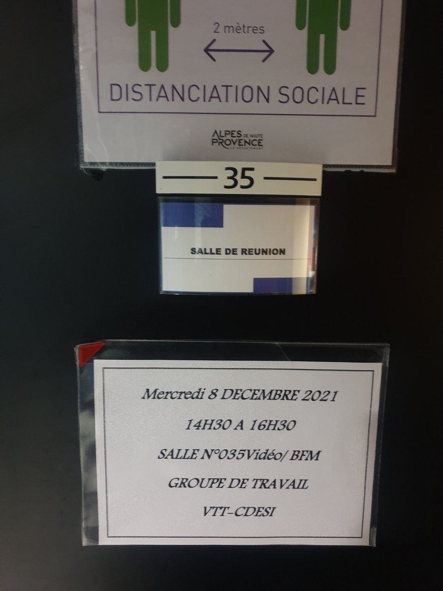 MountainBikersF's tweet photo. Réunion cohabitation VTT à l'invitation du département @AlpesProvence04 pour avoir un regard national sur la pratique 
#agircommuniquerpreserverrouler https://t.co/MU83kvMKEk
