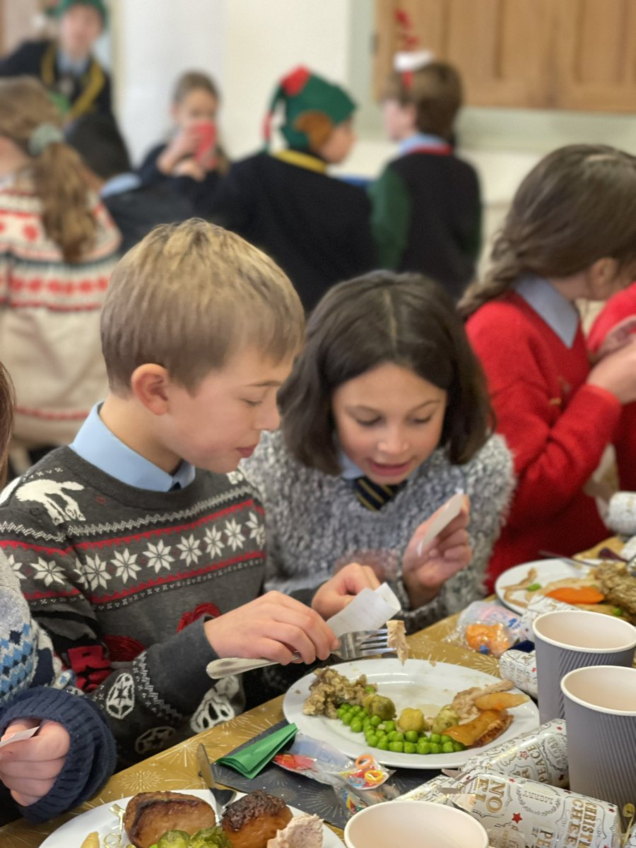 stjohnspriory's tweet photo. Sharing a joke with a friend is the best part of a Christmas lunch #sjpvalues #Banbury #Oxfordshire https://t.co/AA7tmhhFPT