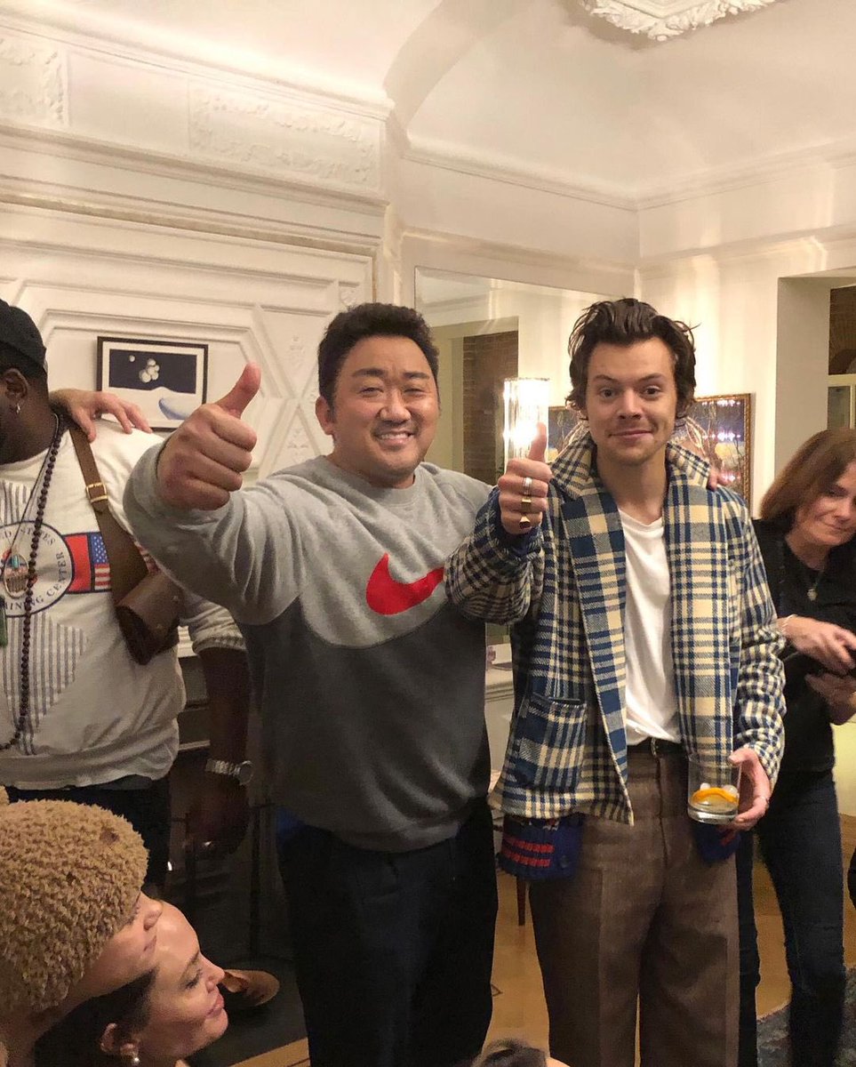momrrystagram's tweet photo. Uh oh… throwback to when I crashed a Marvel party.😂 #Jk #IWasInvited #CastBuddies #NewBeginnings https://t.co/fYGggEmQeB