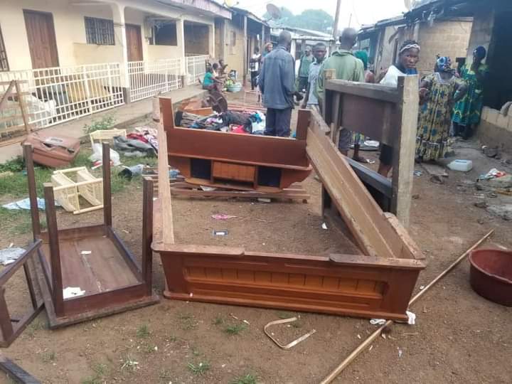 FabianoDeco2's tweet photo. In #BachuoNtai village, the LRC unprofessional army set numerous homes ablaze in another trademark event.Their frustration isn't only making them go mad but a sign of their eminent end.For how long will the int'l comm remain silent?@hrw @Reuters #EndGenocideInSouthernCameroons https://t.co/7YVCBcmYkk
