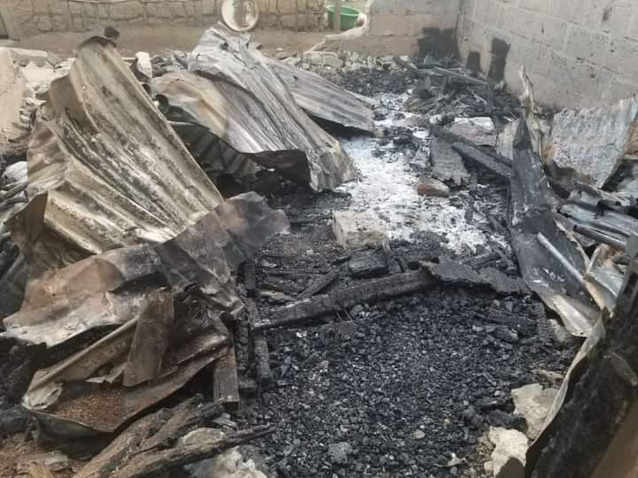 FabianoDeco2's tweet photo. In #BachuoNtai village, the LRC unprofessional army set numerous homes ablaze in another trademark event.Their frustration isn't only making them go mad but a sign of their eminent end.For how long will the int'l comm remain silent?@hrw @Reuters #EndGenocideInSouthernCameroons https://t.co/7YVCBcmYkk
