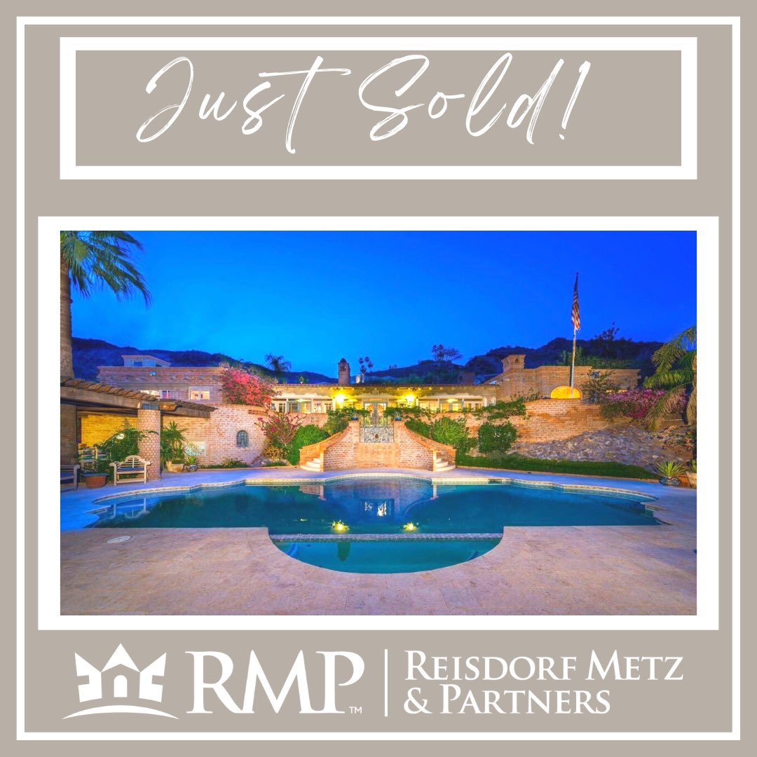 ReisdorfMetzAZ's tweet photo. Just Sold!
Congrats to our sellers!
$3,125,000

7502 E Clearwater Parkway, P.V.
MLS 6314886

This home had several showings and multiple offers!

Take a cinematic tour with us of this home by visiting our YouTube channel!
.
.
.
#russlyon #sothebys #paradisevalley https://t.co/3M2gmkZlrf