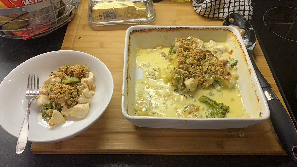 vernoncork's tweet photo. DropChef tweets @DropChefTweets first chicken and broccoli bake https://t.co/v8YyH2BXZX
