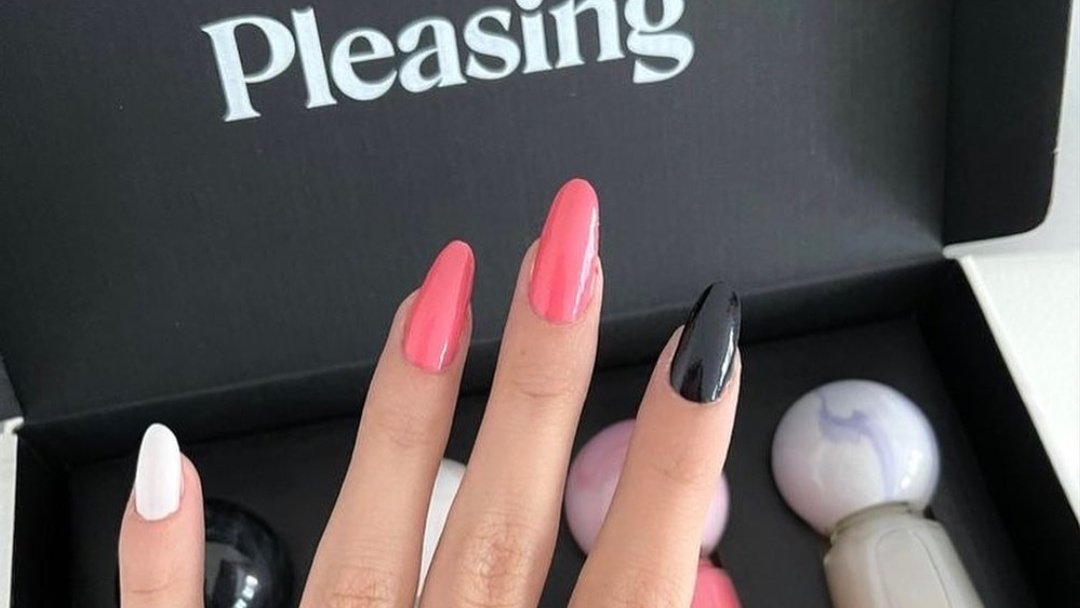 pleasing core༉ ‧₊˚.