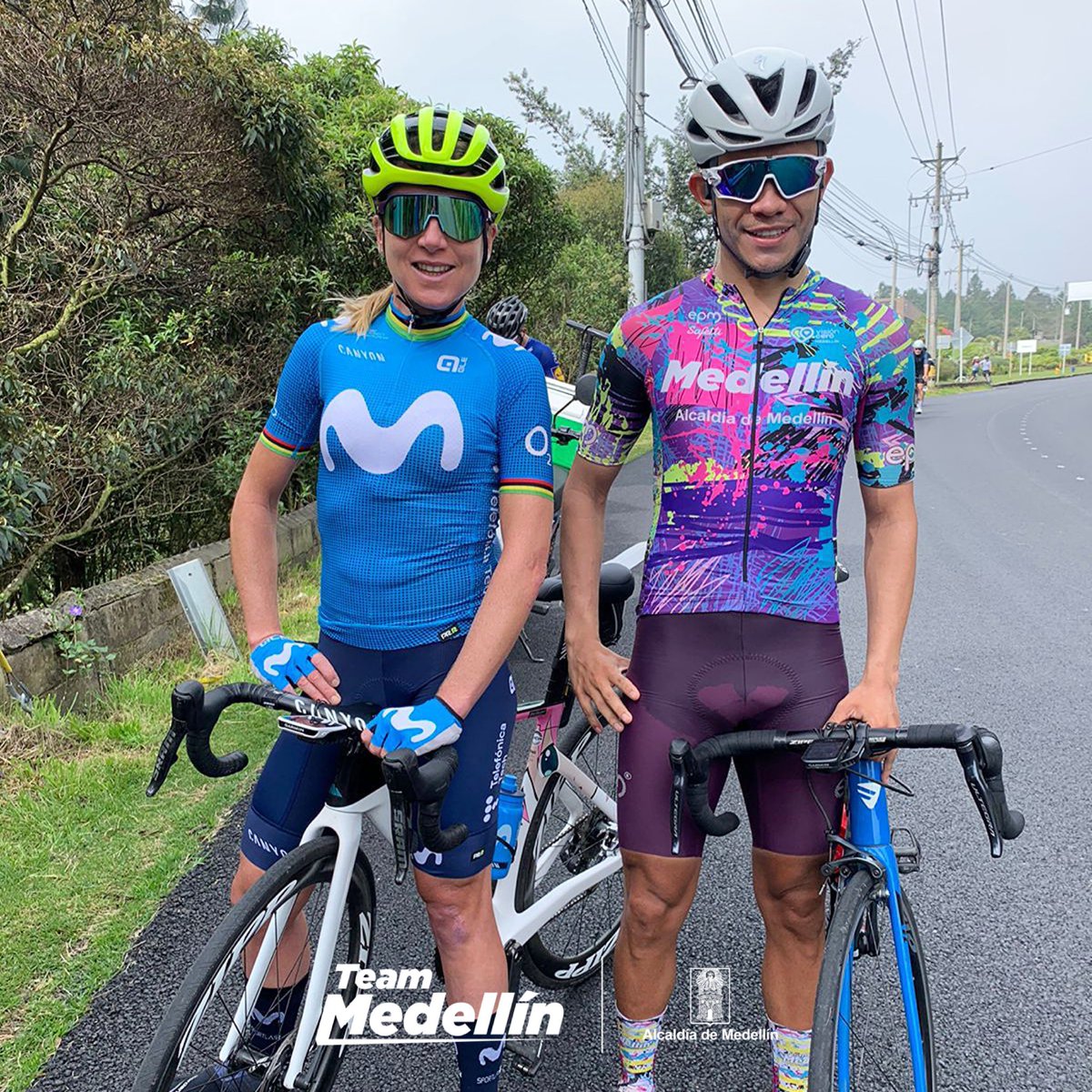 team_medellin's tweet photo. ¿Qué tal la grupeta? 

Un lujo que cada vez más ciclistas en el mundo vengan a nuestro país a entrenar y Medellín y Antioquia son un paso obligado 💯

Aquí nuestro corredor @brayans1994 con @AvVleuten y @alvaro_hodeg 🔥

#VivaMedellín 💙 https://t.co/iG9RgqEHjj
