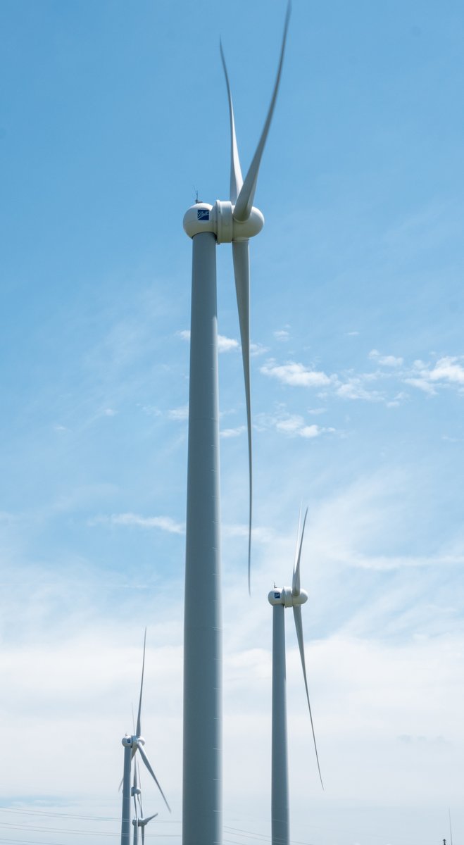 onepowerco's tweet photo. #WindViews | Did you know One Energy is the largest installer of on-site #windenergy in the U.S.? 🔝 🏆
For 10+ years, we’ve been installing behind-the-meter wind projects for industrial energy users – helping decarbonize processing and control costs.
This is #WindforIndustry. https://t.co/pdrpuprtvJ