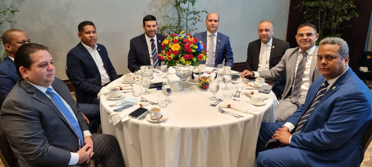 Fuimos invitado a un desayuno como grupo parlamentario dominico colombiano por el embajador de Colombia Daniel Cabrales,como presidente de este grupo le damos las gracias al pueblo colombiano por fortalecer nuestra relaciones.