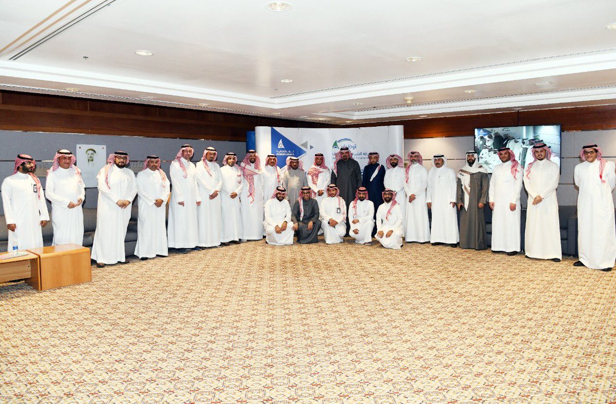 AsharqiaChamber's tweet photo. عقد مركز التوظيف بـ #غرفة_الشرقية اليوم الأربعاء ديوانية الموارد البشرية التي شهدت مشاركة مسؤولي الموارد البشرية في شركات القطاع الخاص.
ناقش المستشار في الموارد البشرية محمد المطيري مايتعلق بمنظومة العمل مابعد جائحة #كورونا . https://t.co/WY4V25trX4