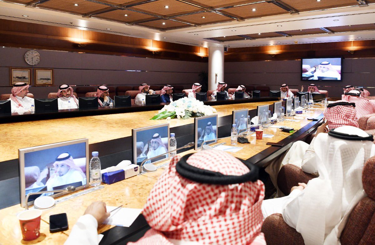 AsharqiaChamber's tweet photo. عقد مركز التوظيف بـ #غرفة_الشرقية اليوم الأربعاء ديوانية الموارد البشرية التي شهدت مشاركة مسؤولي الموارد البشرية في شركات القطاع الخاص.
ناقش المستشار في الموارد البشرية محمد المطيري مايتعلق بمنظومة العمل مابعد جائحة #كورونا . https://t.co/WY4V25trX4