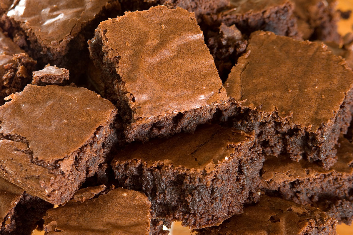 It’s #NationalChocolateBrownieDay! Comax offers the Bourbon Brownie flavor. Sweet classic brownies and fudgy dark chocolate are spiked with a splash of rich, Southern bourbon with oaky nuances. comaxflavors.com/trends/flavor-… #ComaxFlavors #FlavorCreations #FlavorTrends #FlavorTechnology