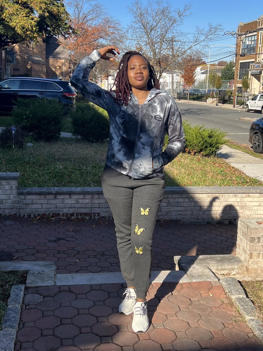 omgitzsofie11's tweet image. I said I should drop this one here o 😋🌚🌚..