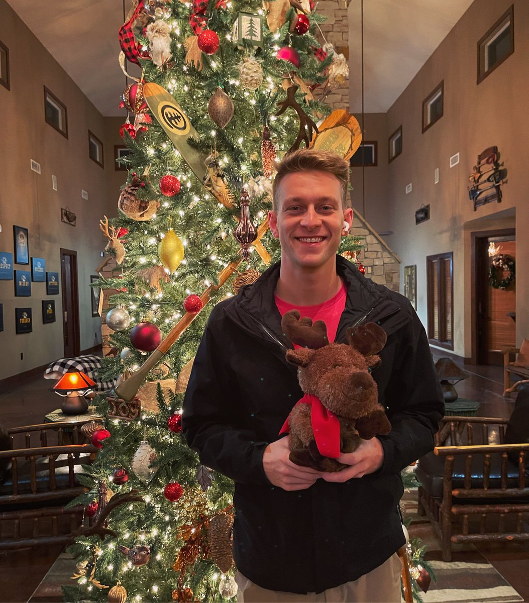 campuslodgecol's tweet image. spreading holiday cheer but reminding you our holiday event is this friday! december 10th at 5 pm!!