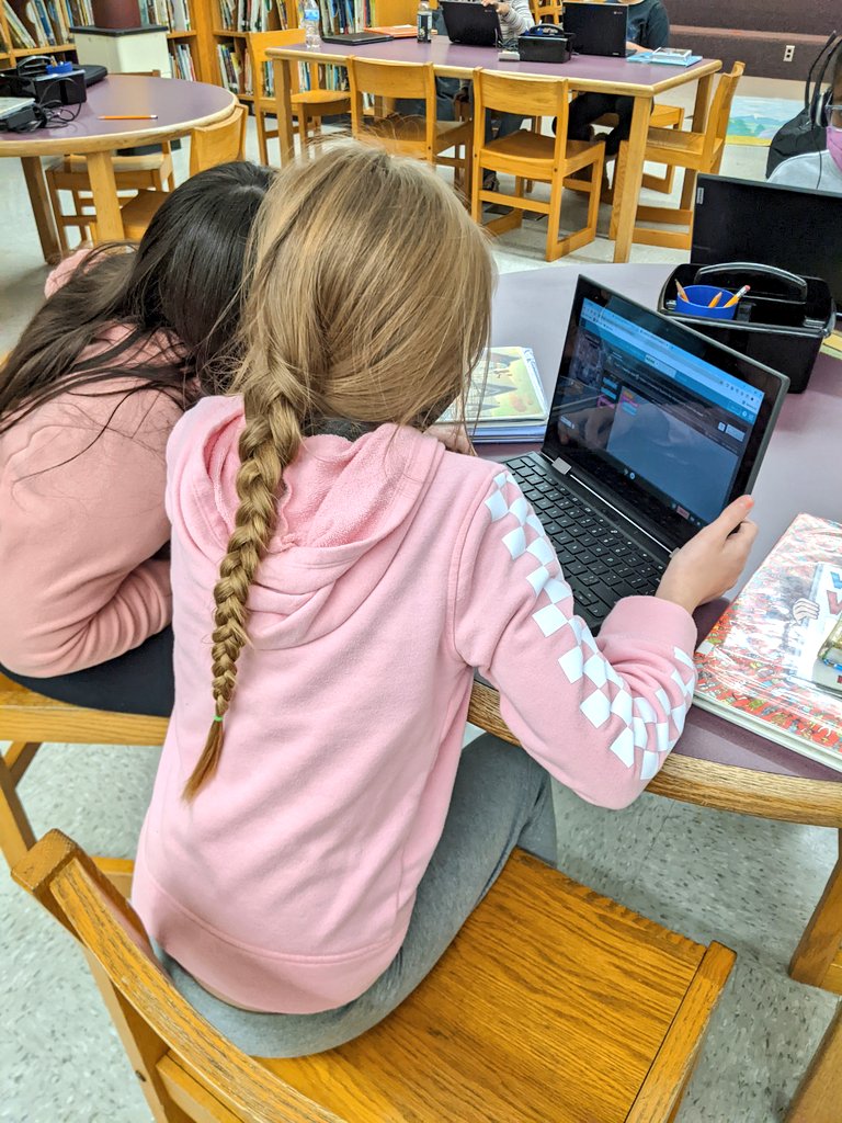 MrsTaylor_5's tweet image. Today during #HourOfCode I heard some students say &quot;I can&apos;t wait to do this again after school!&quot; and &quot;I think I could do this when I grow up.&quot;
We have some future computer programmers @MartinBlvdES! 💻⬅️➡️⌨️ #bcpslms #HourofCode2021 @codeorg