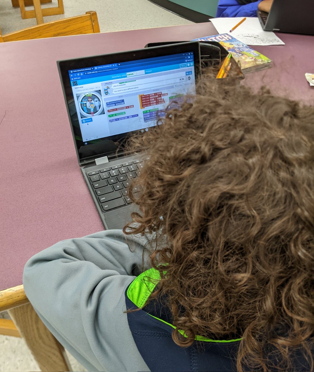 MrsTaylor_5's tweet image. Today during #HourOfCode I heard some students say &quot;I can&apos;t wait to do this again after school!&quot; and &quot;I think I could do this when I grow up.&quot;
We have some future computer programmers @MartinBlvdES! 💻⬅️➡️⌨️ #bcpslms #HourofCode2021 @codeorg