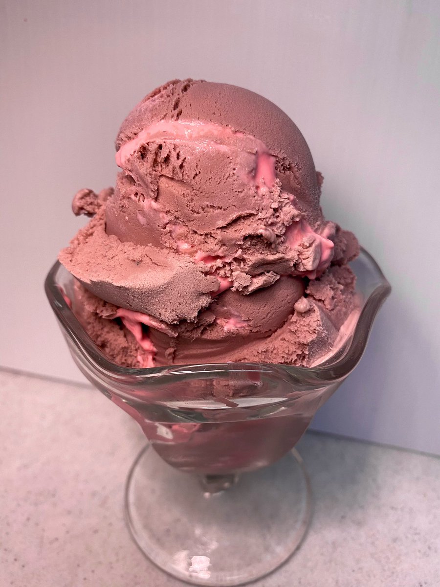 frference's tweet photo. Friends, come out for the final night of #9NightsCLE and have some custom made ice cream afterward! The name? “Rose E’er Blooming.” The colors? Advent. Bring your friends, and your enemies! 🍨 https://t.co/cTGT1JjjzO