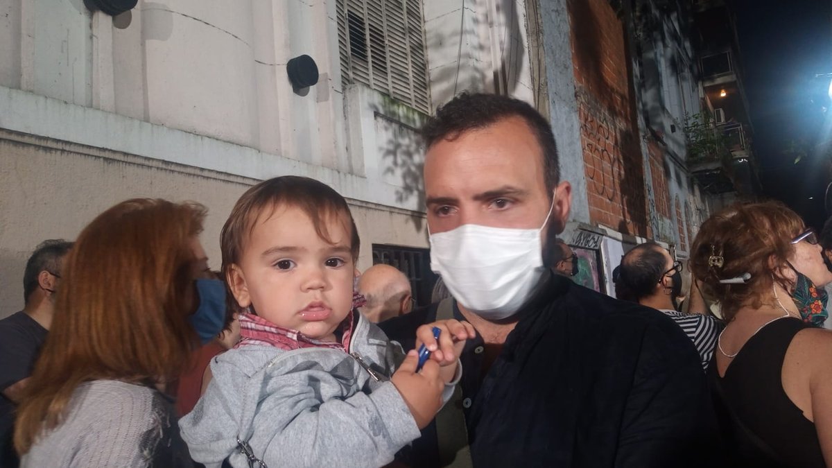 NEcomuna3's tweet photo. Junto a lxs 12 de la Santa Cruz recordamos a nuestrxs crxs detenidxs desaparecidxs. Hoy, con el ejemplo de las Madres y las Abuelas volvemos a renovar nuestro compromiso con la construcción de una Patria justa, libre y soberana. 

30 mil crxs detenidxs desaparecidxs, Presentes! https://t.co/lKkuv6nFVg