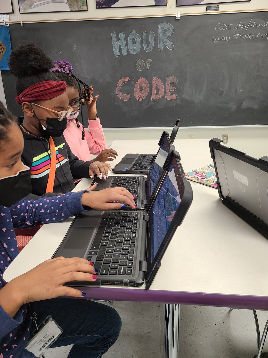 TimWerbrich's tweet image. 2nd thru 5th grade Advanced Academics students @LeasureBears enjoy working on #HourofCode2021 with @codeorg   They love coding dance party the best! @ChristinaK12 #christinastrong