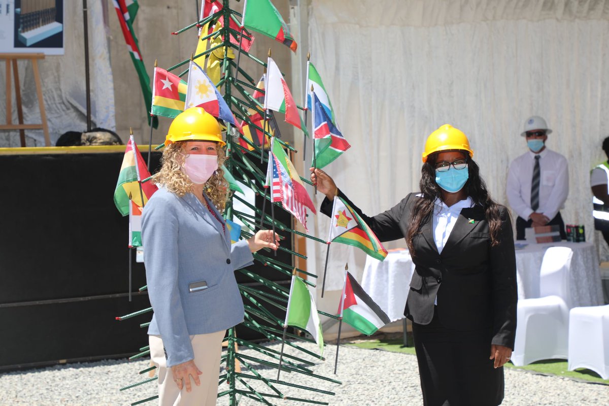 date_africa's tweet photo. 🇳🇦Namibia :  the U.S. Embassy Namibia held a “Topping Out” ceremony at the new U.S. Embassy site to celebrate the construction of the new building reaching its highest point.
#utdainfo #utdanamibia #utdausa #utdaus_embassy #utdawindhoek https://t.co/oWowAIv3jK