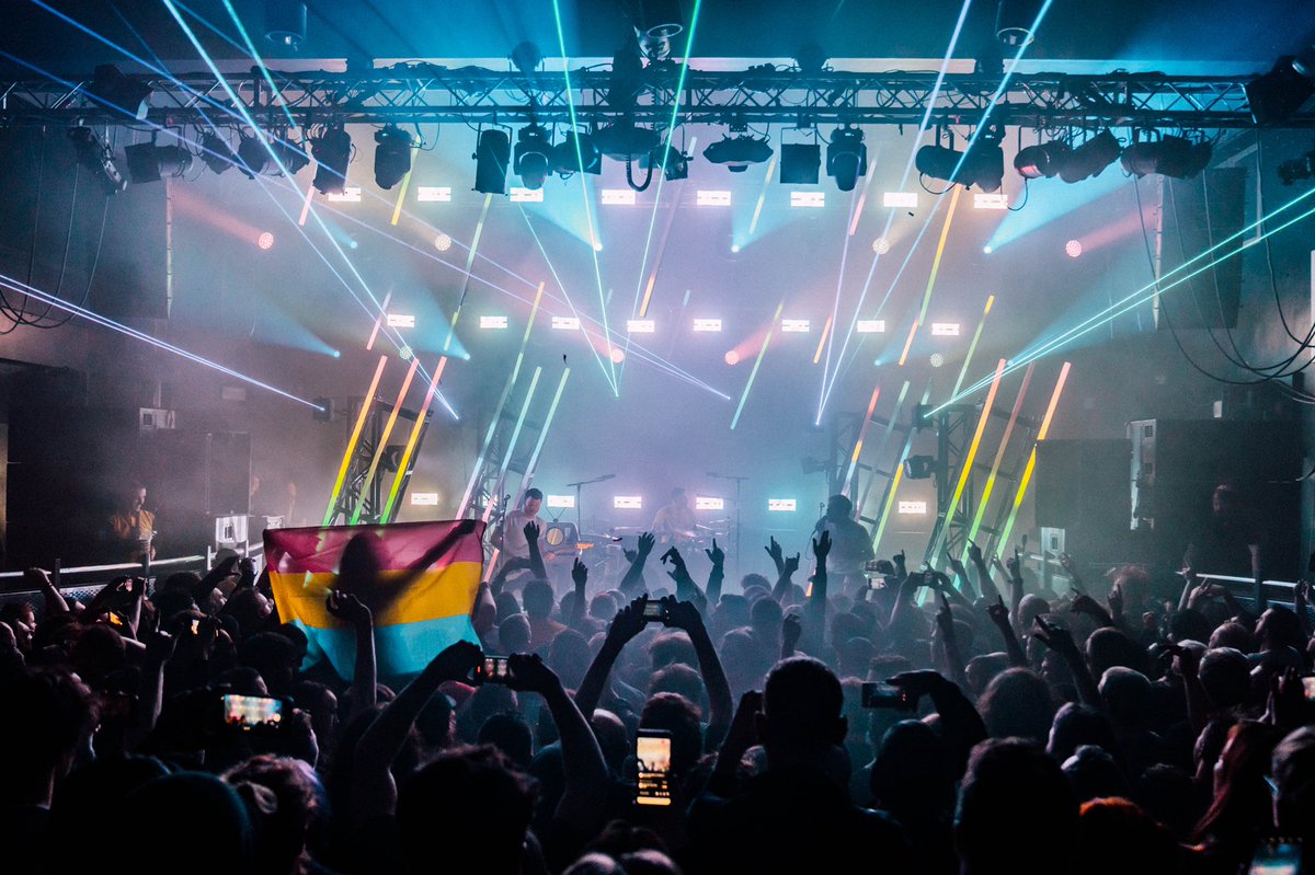 ENTERSHIKARI's tweet photo. HULL IN STILLS / / / / /
📸 @tompullenphoto https://t.co/KP5jikcCnH