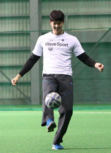 shohei ohtani doing things on Twitter: "shohei ohtani playing soccer: a  thread https://t.co/KeiXwT7ej0" / Twitter