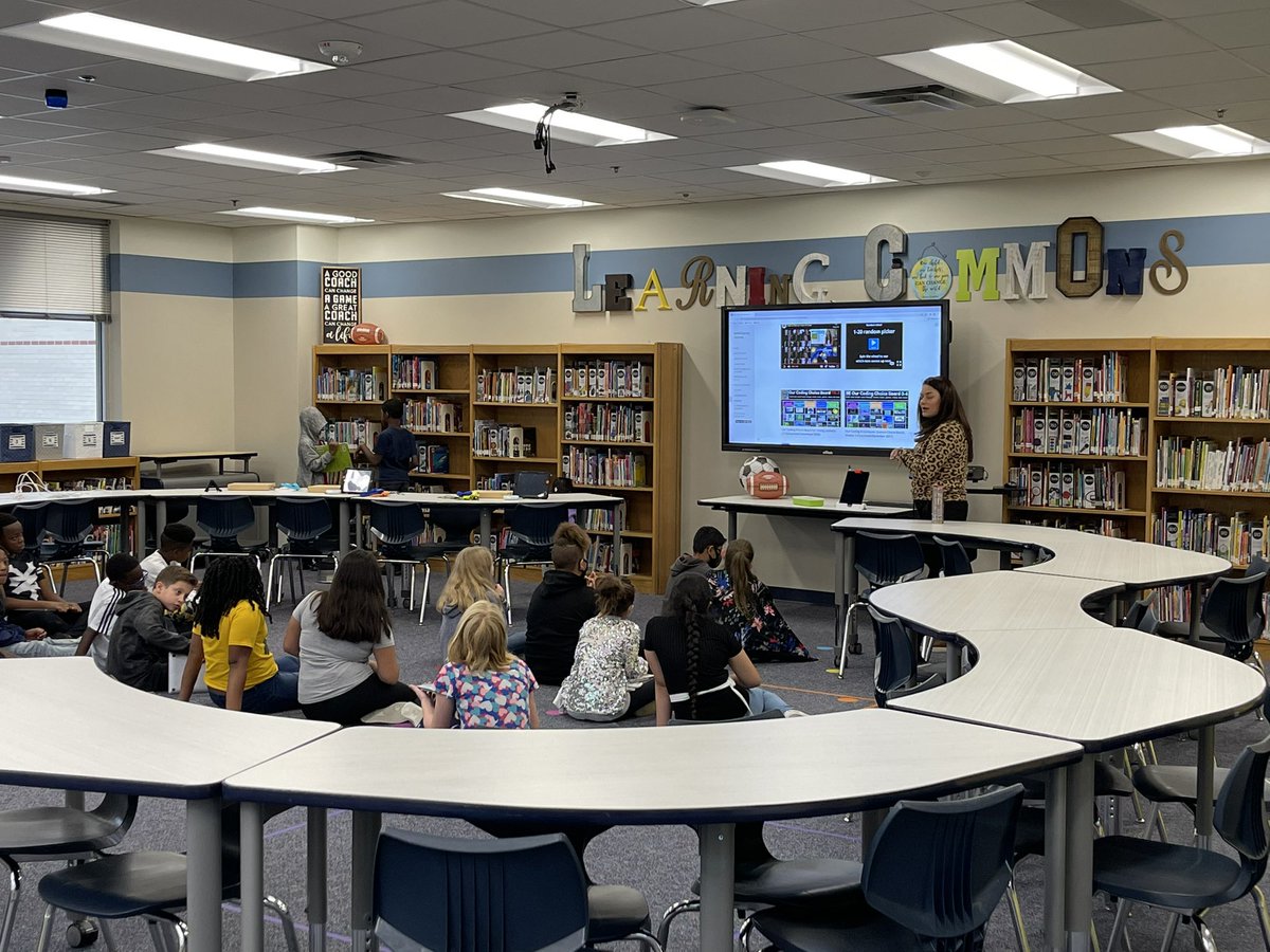 lvinthejourney's tweet image. Watched this lady lead a class in an #HourofCode2021 lesson! @Tsdudley14 is a rockstar @McNeilElem ! These 5th graders were 💯 engaged!