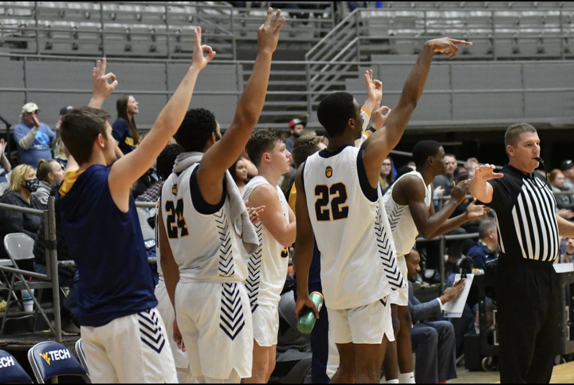 WVUTechMBB's tweet photo. Golden Bears: 8️⃣1️⃣
Washington Adventist: 7️⃣0️⃣

8 W’s in a row for the good guys‼️

11-2 overall, 5-0 in conference still

#DYJ https://t.co/IqqnJXJVfF