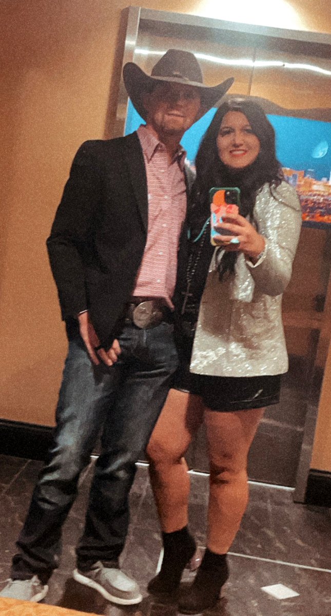 BertenTiffany's tweet photo. I hit the jackpot with this one!!❤️🖤 https://t.co/6wF8MtKU4H
