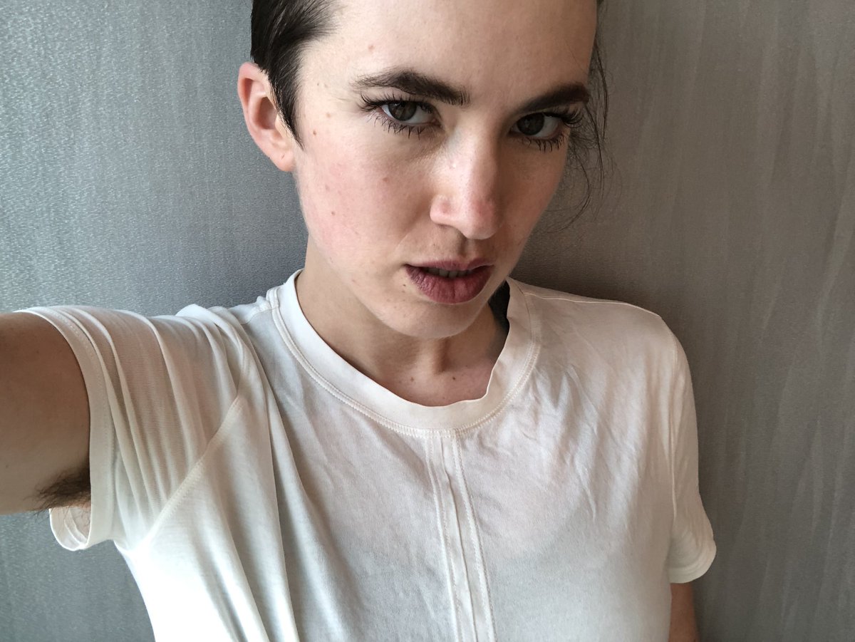 Natasya_vWoelfe's tweet photo. Hi twitter. When you smell this good post workout, you know it’s going to be a good day. https://t.co/aqCRhx0wP7