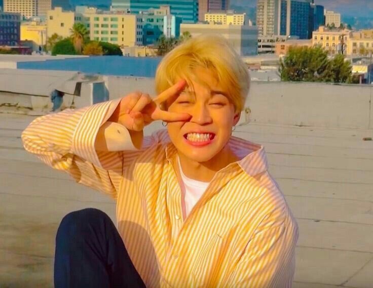 MelStarMoon's tweet photo. Jimin es la persona más hermosa y tierna que puede existir, es todo un príncipe, solo mírenlo, hace que uno solo le quiera amor, se guarde y se proteja por siempre. 
Lo amo mucho 🖤💜 
#JIMIN #BTS #Jiminie #ParkJimin https://t.co/gxMcU7Mm57