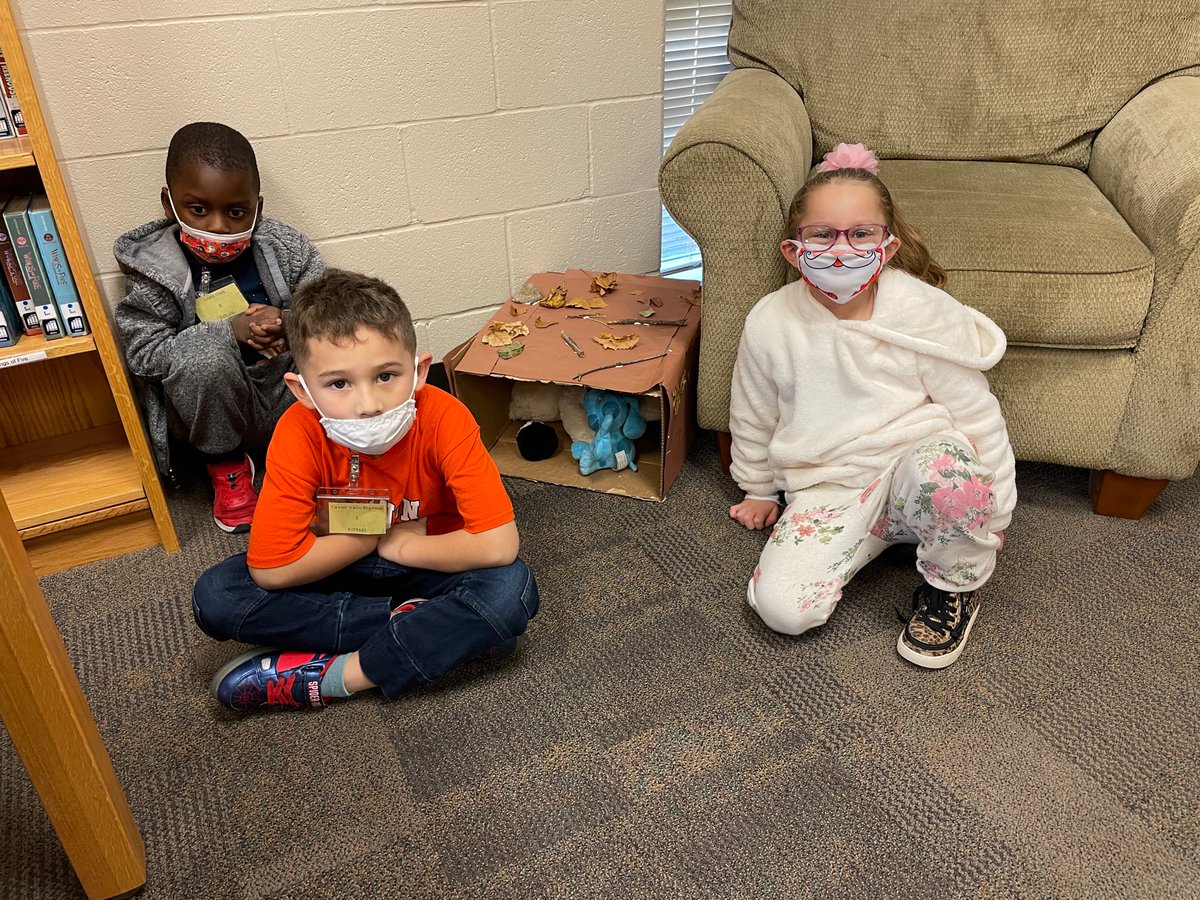 RushtonLibrary's tweet photo. December means it’s time for the bears to hibernate for the winter. 
Sweet dreams Bear Friends - see you in the Spring! 😴😴😴
@Rushton5121   @RUSmithkins https://t.co/3HmbkDgRZK