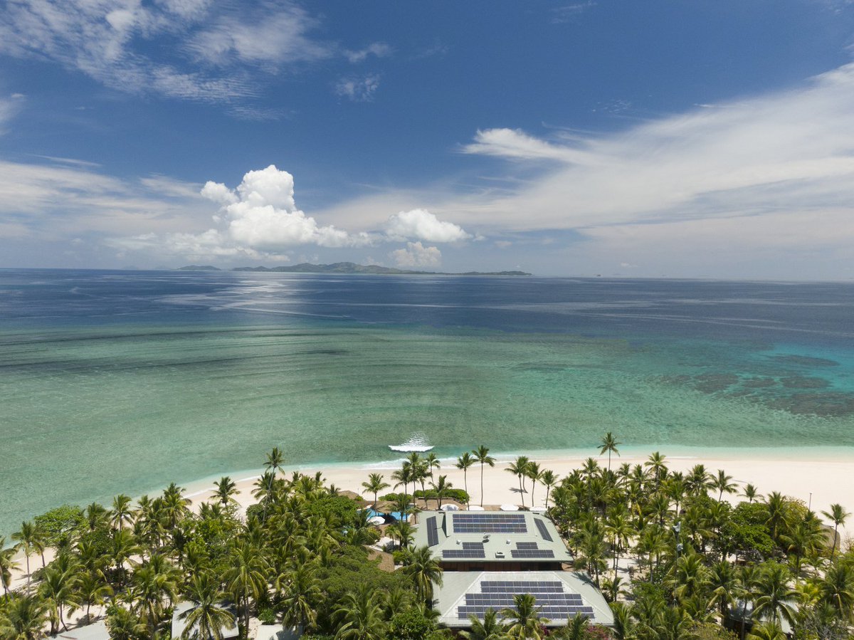 A big wave of #sustainablestoke from <a href="/TavaruaIsland/">Tavarua Island</a>! Now, most of the resort is powered by #solar!☀️483 panels + <a href="/Tesla/">Tesla</a> Power Packs combine to provide 1.4-megawatt hours of renewable power (aka a lot!) to the restaurant, admin building, and staff quarters! #STOKEcertified