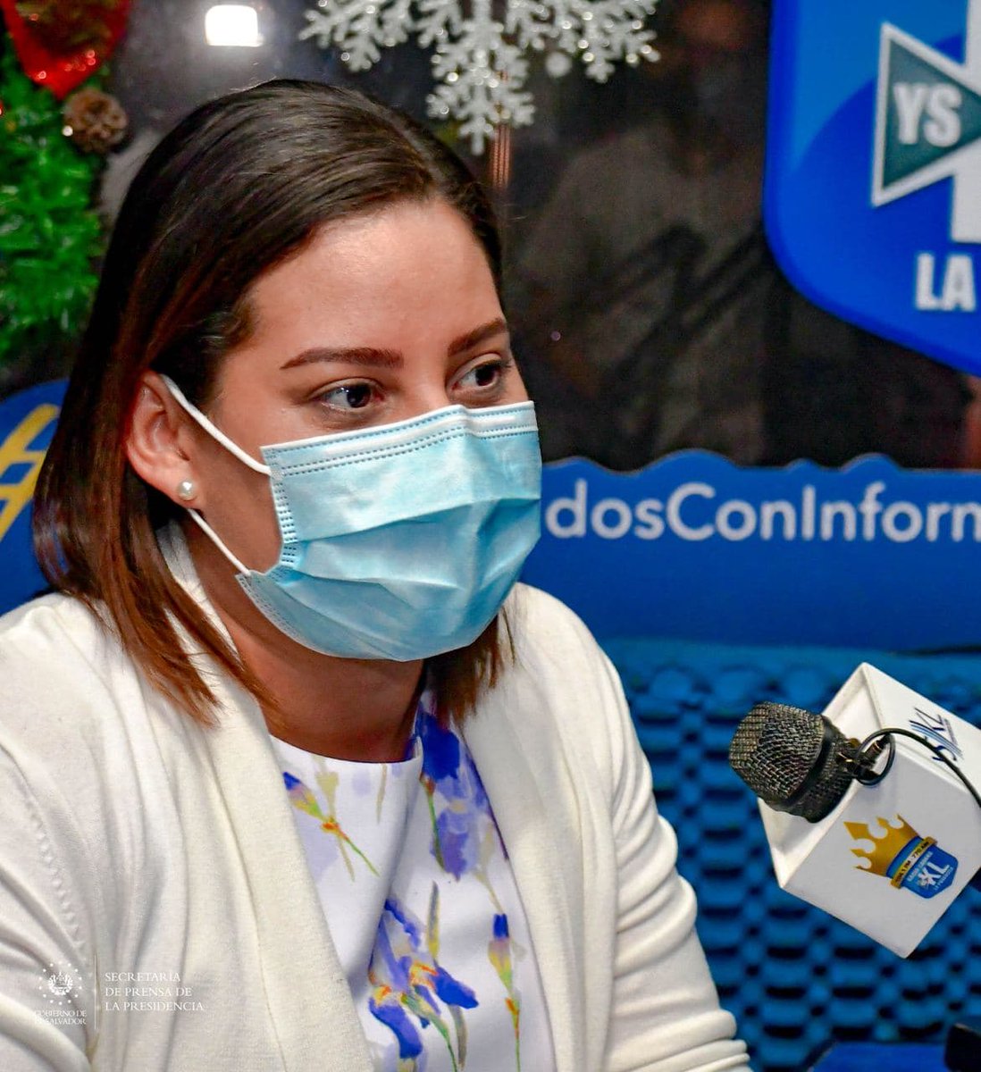 SecPrensaSV's tweet photo. #MarketSV | La presidenta del @ISTUSV, @EnyAguinada, invita a la población salvadoreña a que adquieran sus entradas para los diferentes parque recreativos, en esta temporada navideña, por medio de @MarketSV1 en el sitio: https://t.co/IKHKLDu1sR. https://t.co/Z2gn7Uz7L8