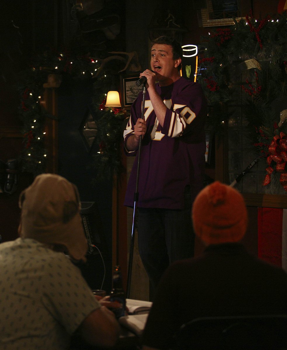 OfficialHIMYM's tweet photo. "You can turn the screen off, we know the words!"👂 👂 https://t.co/jZ8T2KX11a